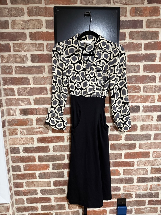 Diane Von Furstenberg Dresses & Skirts - Diane Von Furstenberg Black and Cream Geometric Long Sleeve Dress